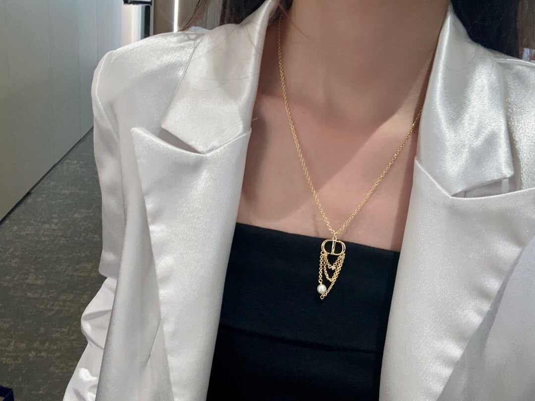 Graphic Letter Motif Pendant Necklace in Polished Metal-Tone – Design 010 close-up detail