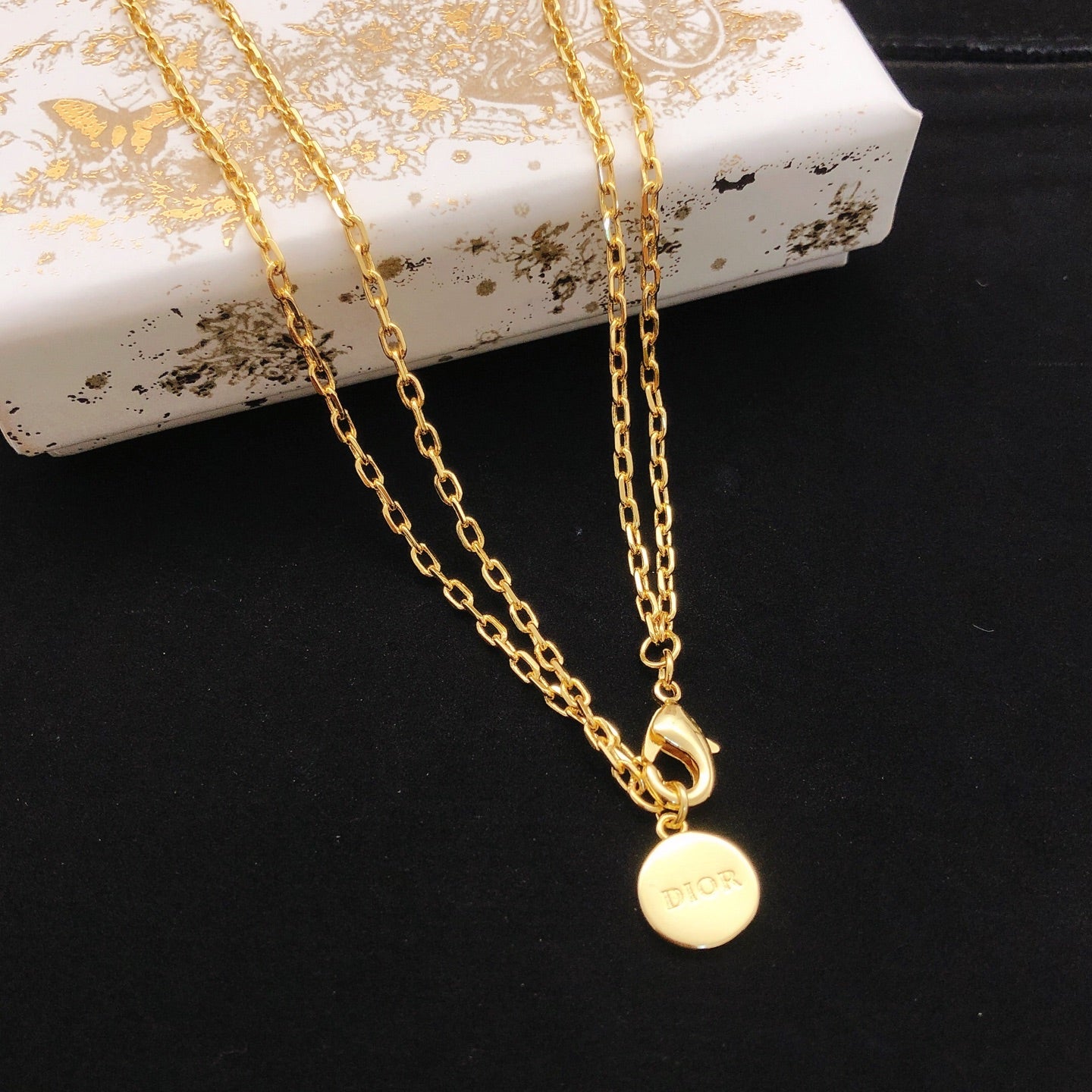 Pearl-Style Motif Pendant Necklace in Gold-Tone with Pearl-Style Detail – Design 002 front view