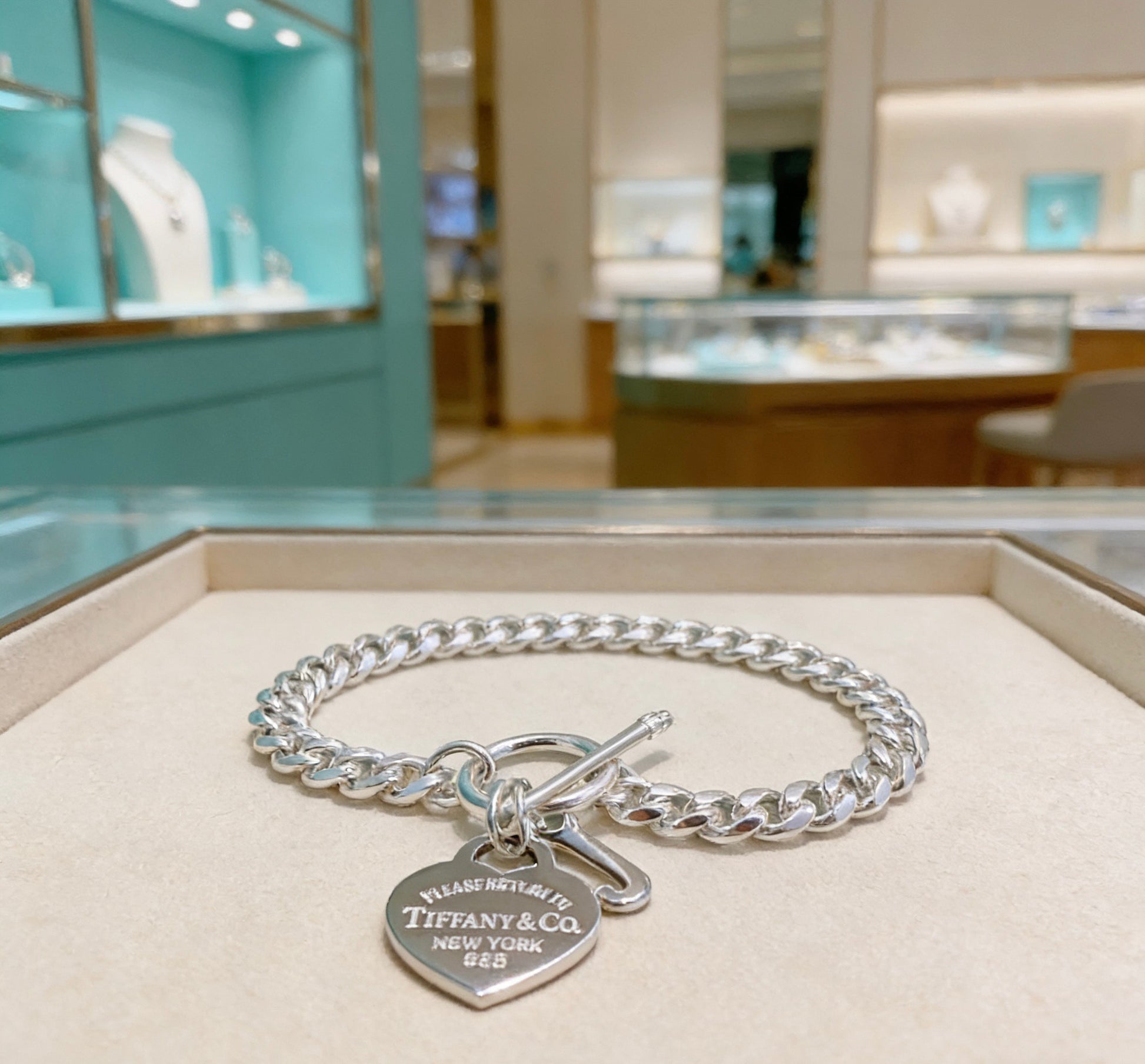 Signature Motif Bracelet in Silver-Tone – Vintage Detail – Design 43 side detail