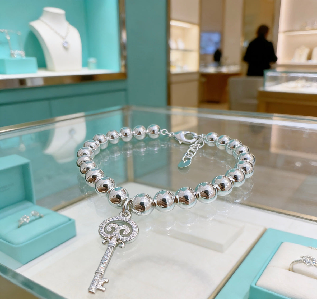 Signature Motif Bracelet in Silver-Tone – Vintage Detail – Design 41 front product view
