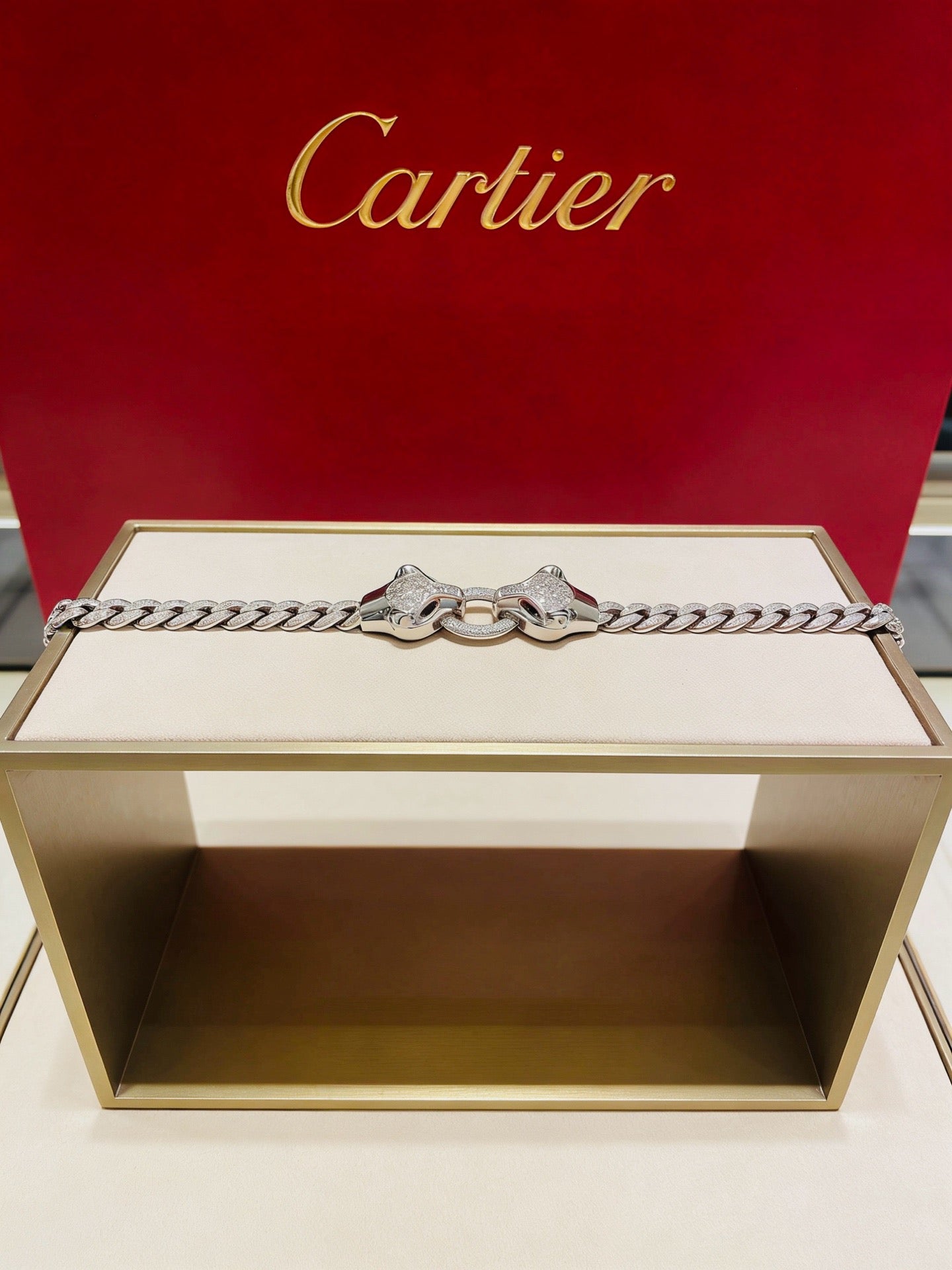 Sculptural Statement Bracelet in Gold-Tone – Design 85 side detail