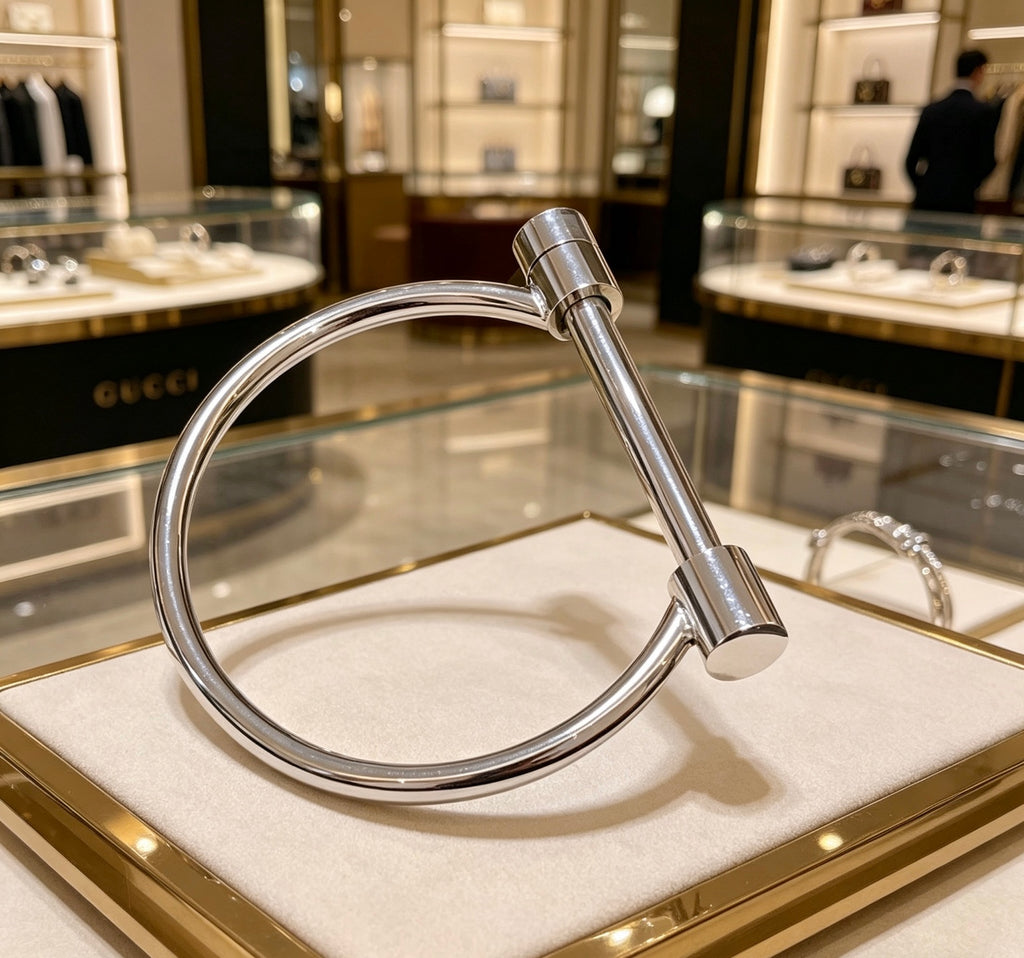 Double-G Emblem Bangle in Silver-Tone – Vintage Detail – Design 009 side detail