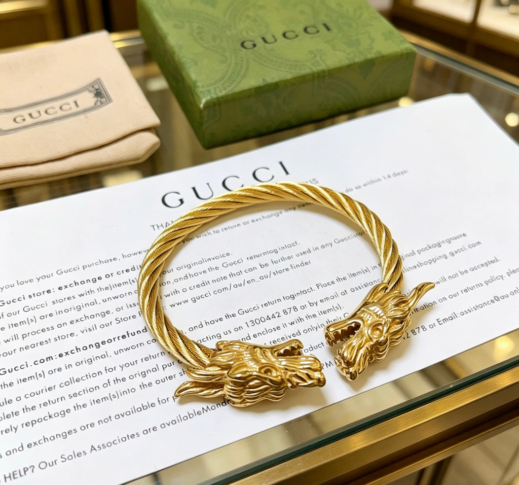 Double-G Emblem Bangle in Silver-Tone – Vintage Detail – Design 012 front product view