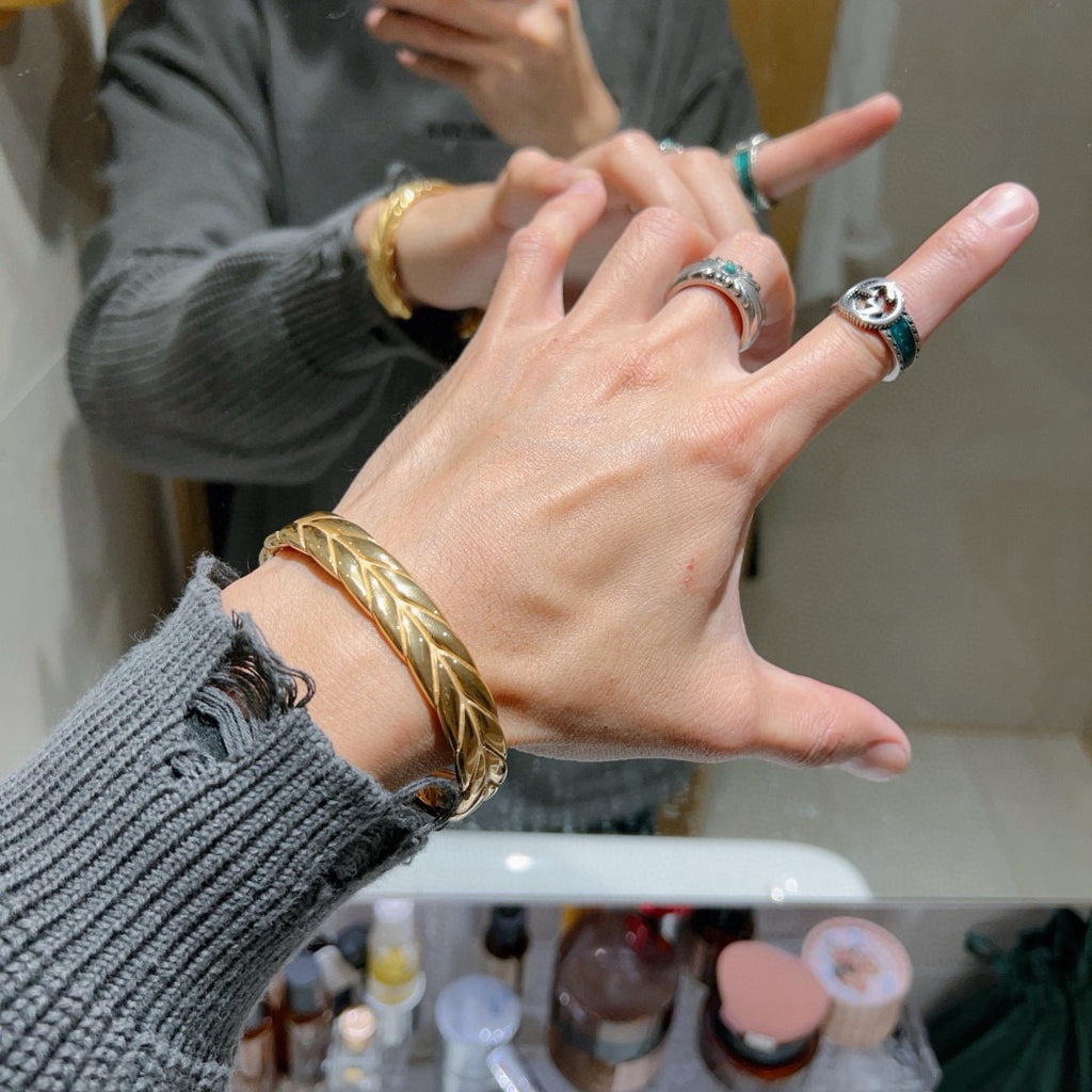 Double-G Emblem Bangle in Gold-Tone – Design 005 main product view