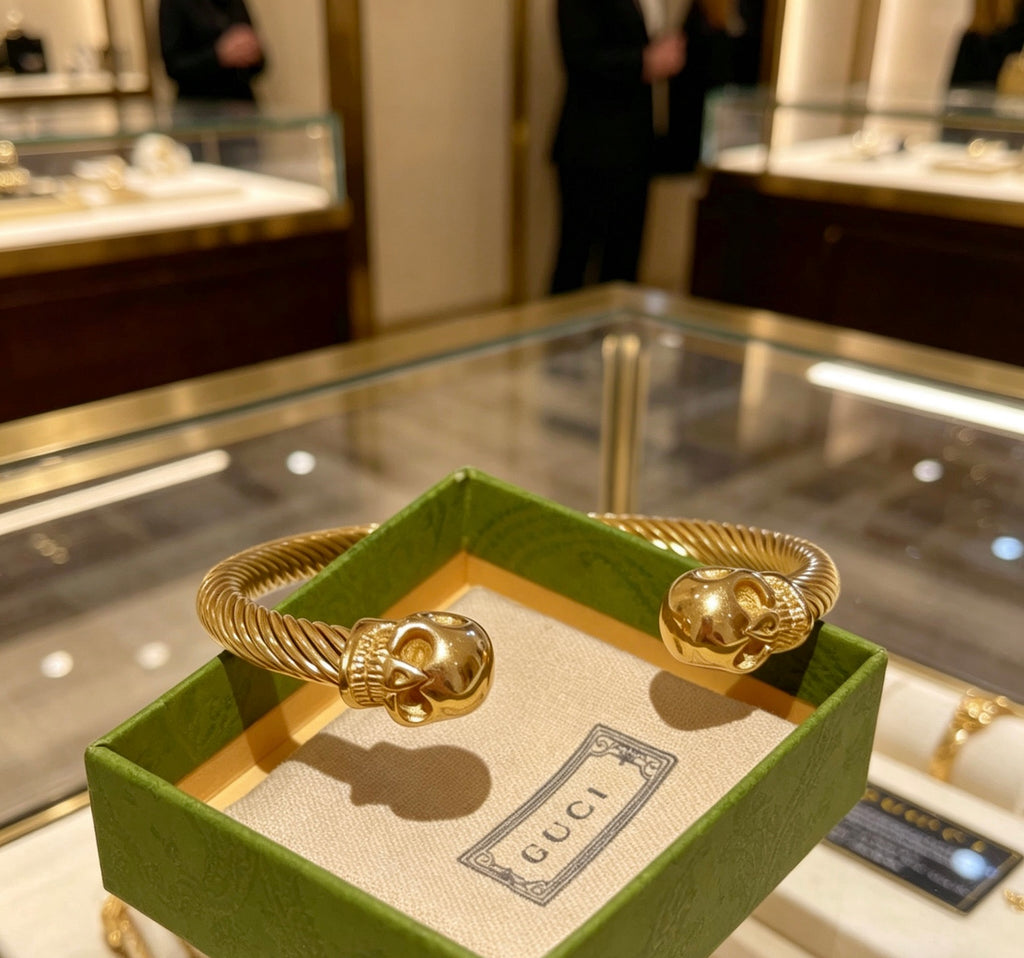 Double-G Emblem Bangle in Polished Metal-Tone – Design 019 close-up detail