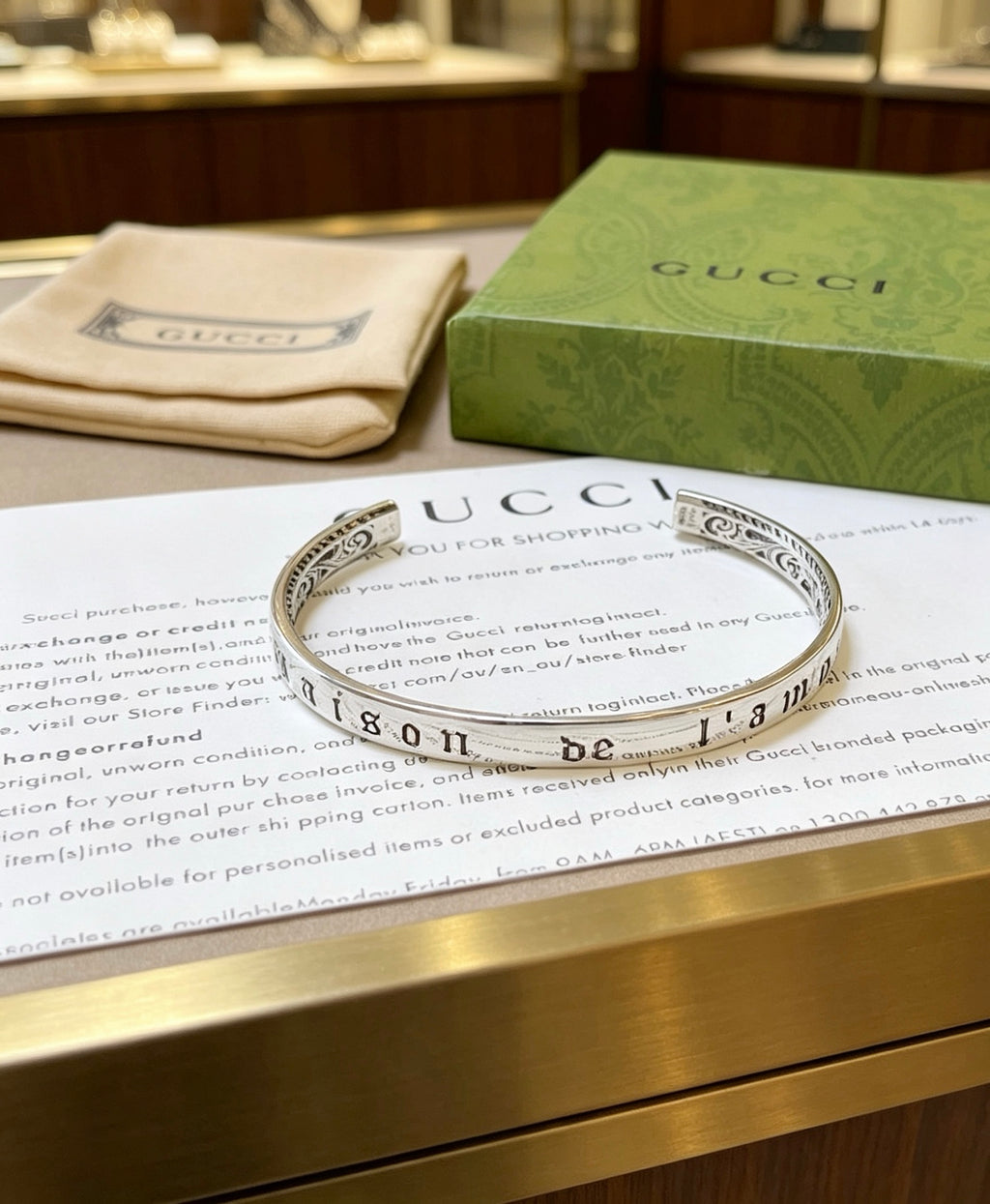 Double-G Emblem Bangle in Silver-Tone – Vintage Detail – Design 010 close-up detail