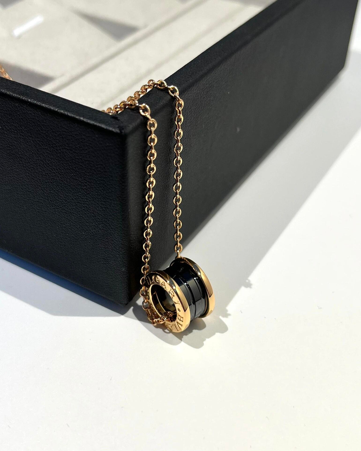 Round Pendant Necklace in Rose-Gold-Tone close-up detail