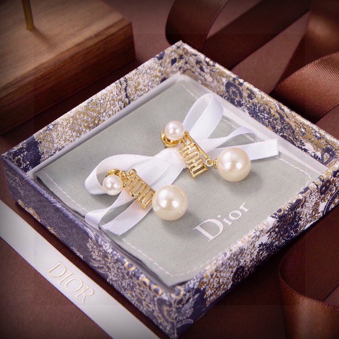Sculptural Statement Earrings in Polished Metal-Tone – Design 001 side detail