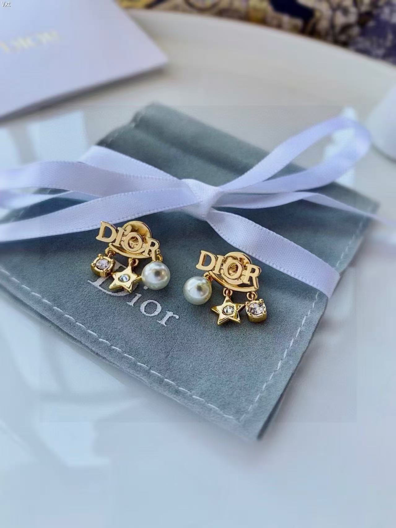Pearl-Style Motif Statement Earrings in Polished Metal-Tone with Pearl-Style Detail – Design 002 main product view