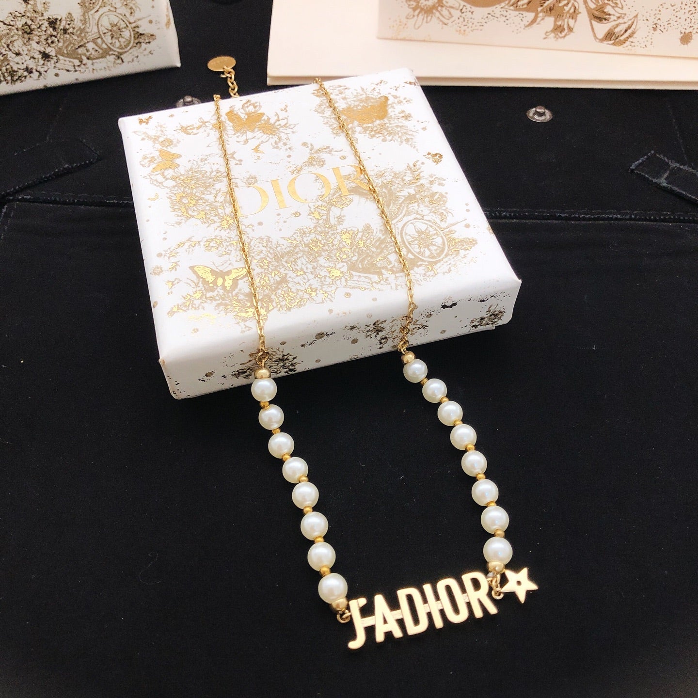 Pearl-Style Motif Pendant Necklace in Polished Metal-Tone with Pearl-Style Detail – Design 012 side detail