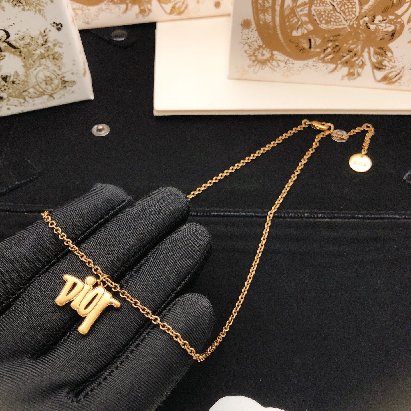 Graphic Letter Motif Pendant Necklace in Polished Metal-Tone – Design 015 side detail