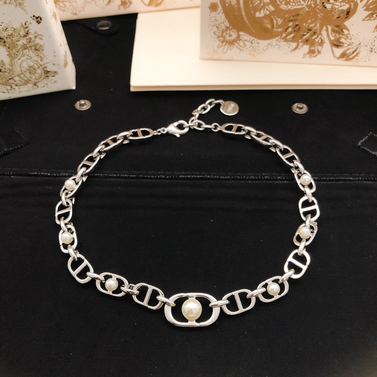 Sculptural Pendant Necklace in Silver-Tone – Design 001 detail view