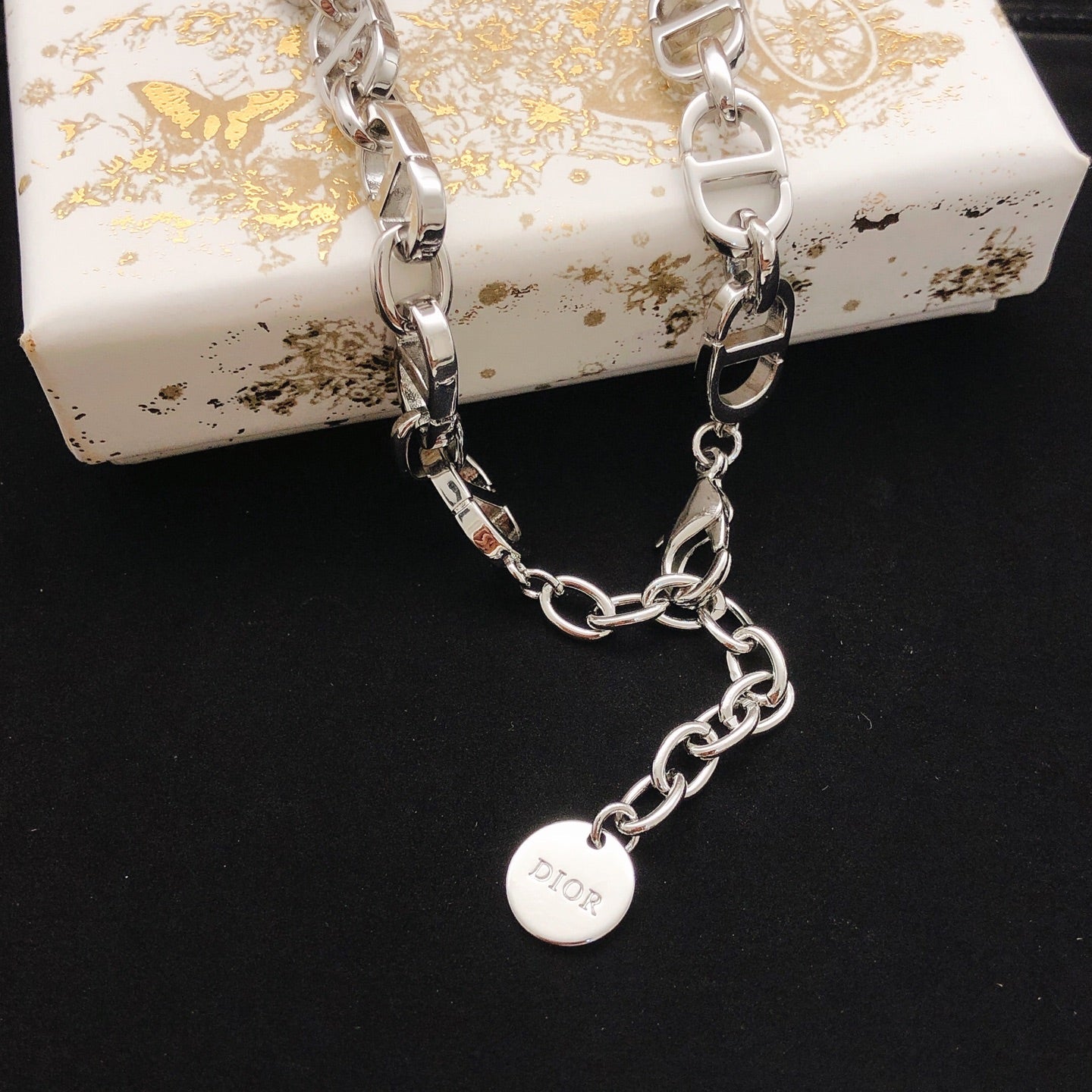 Sculptural Pendant Necklace in Silver-Tone – Design 001 front view