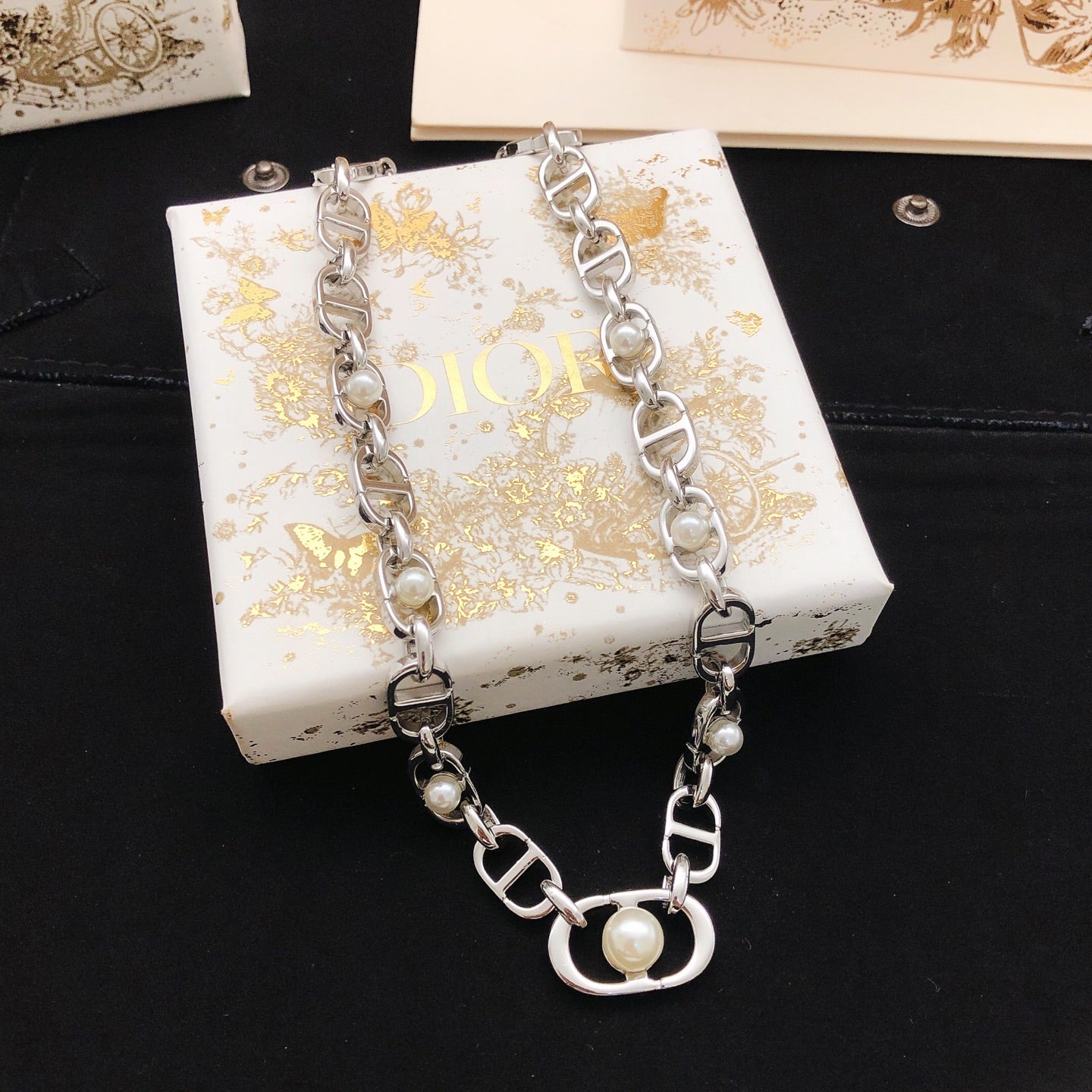 Sculptural Pendant Necklace in Silver-Tone – Design 001 main product view