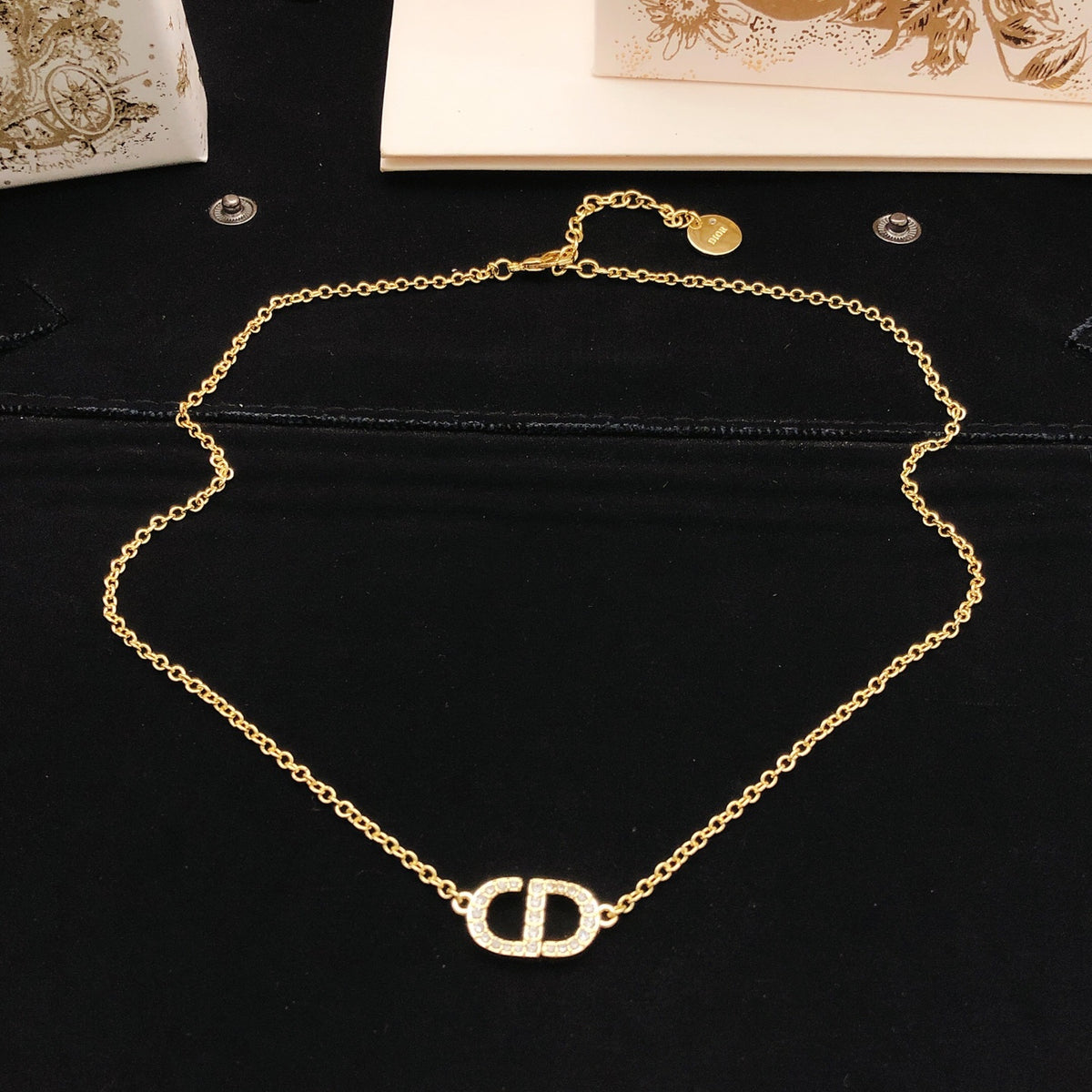Graphic Letter Motif Pendant Necklace in Silver-Tone – Design 002 detail view