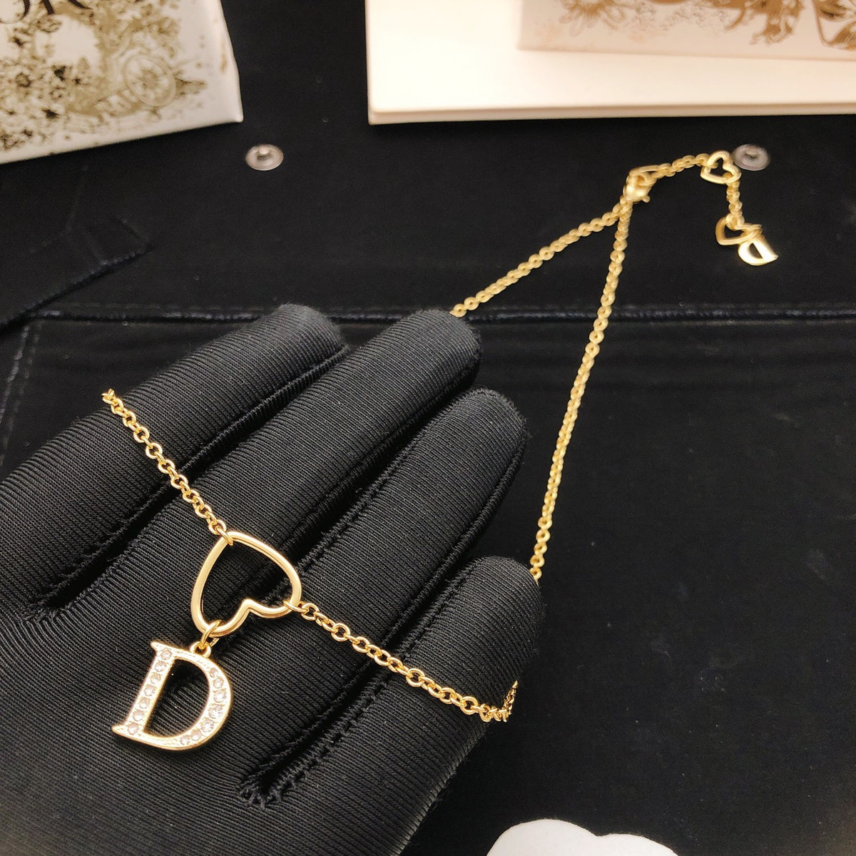 Heart Motif Pendant Necklace in Polished Metal-Tone – Design 006 side detail