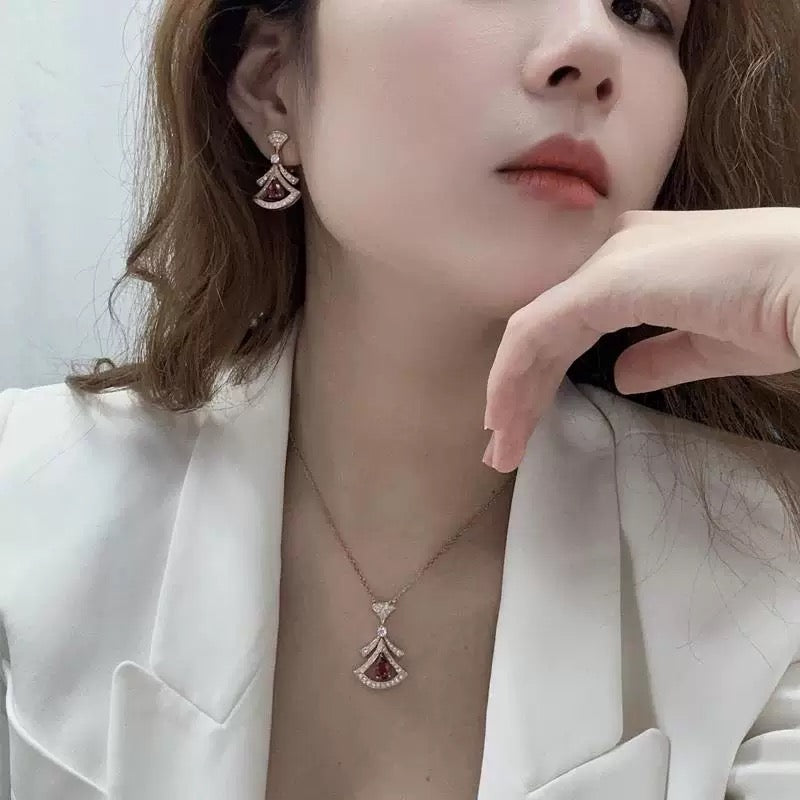 Geometric Emblem Pendant Necklace in Polished Metal-Tone – Design 005 side detail