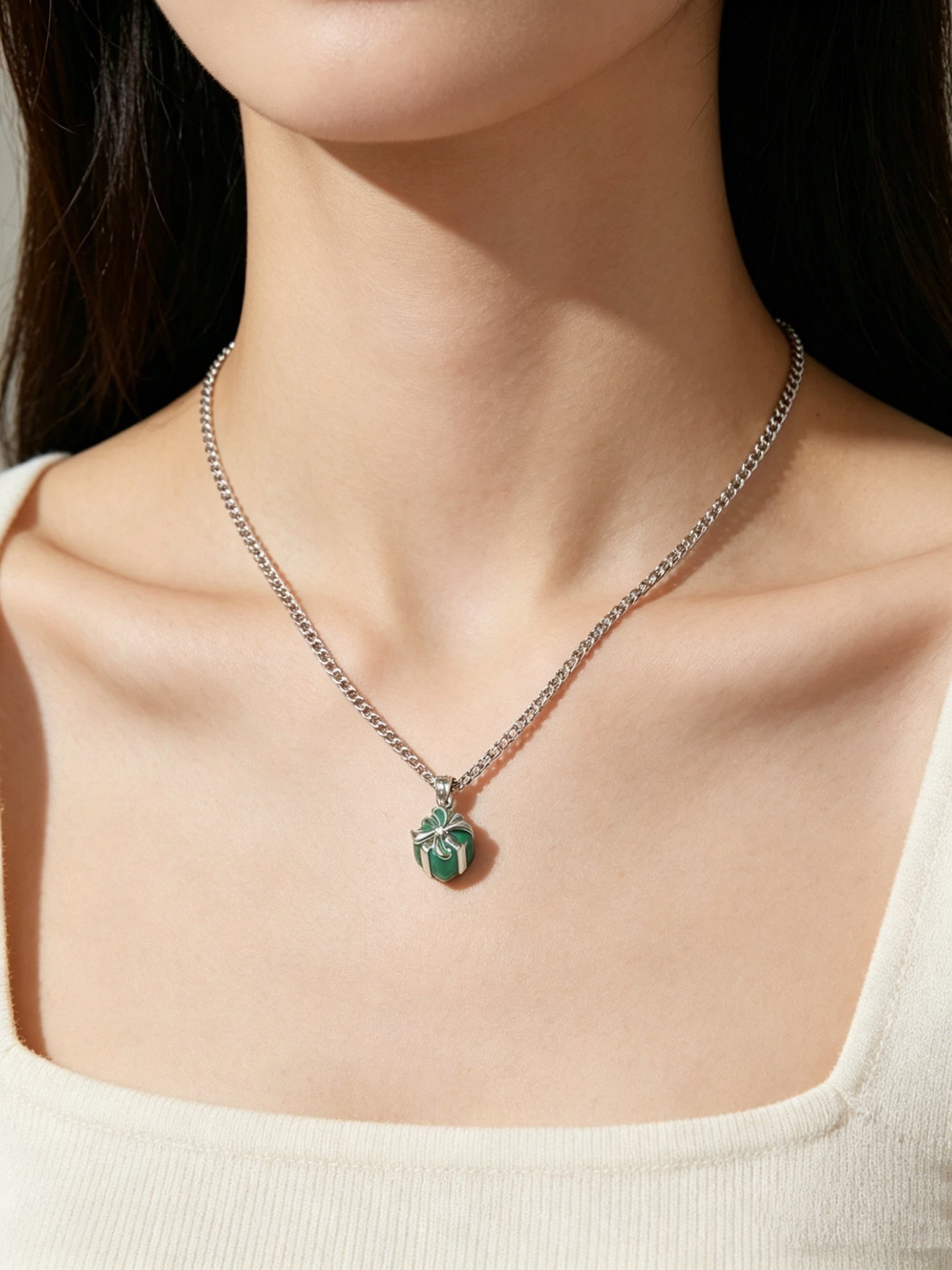 Signature Motif Pendant Necklace in Silver-Tone – Vintage Detail – Design 13 close-up detail