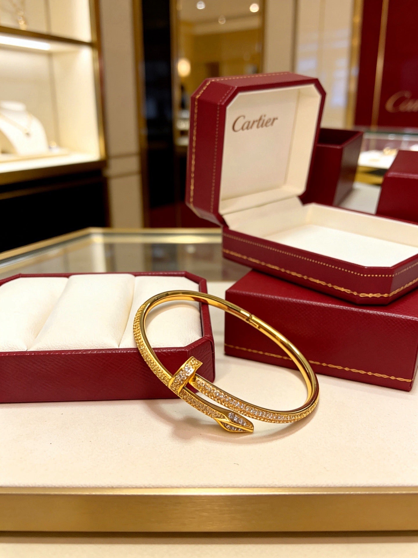 Sculptural Statement Bracelet in Gold-Tone – Design 101 side detail