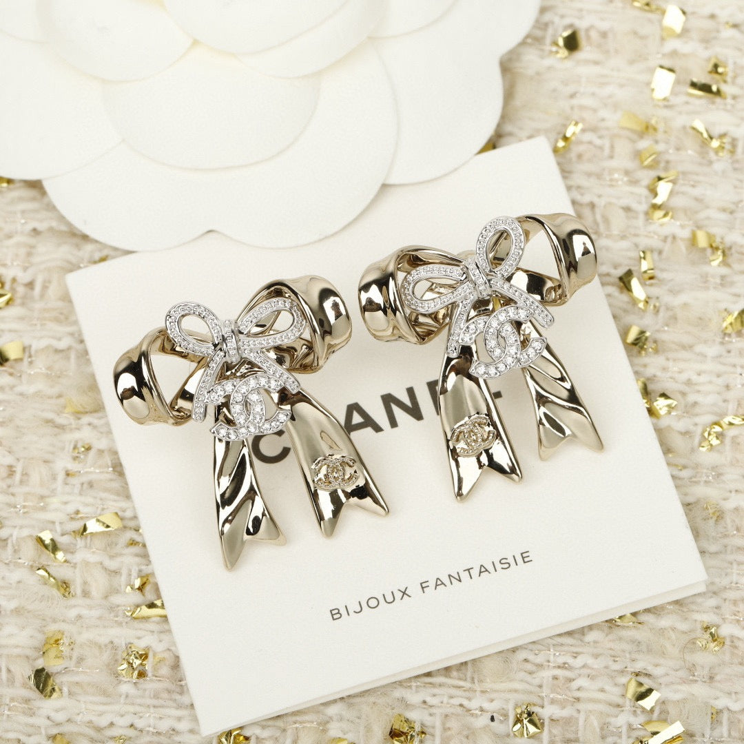 Bow Stud Earrings in Polished Metal-Tone – Design 002 side detail