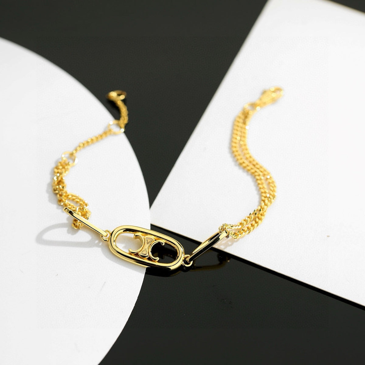 Triomphe-Inspired Emblem Chain Jewelry – Design 02 front view