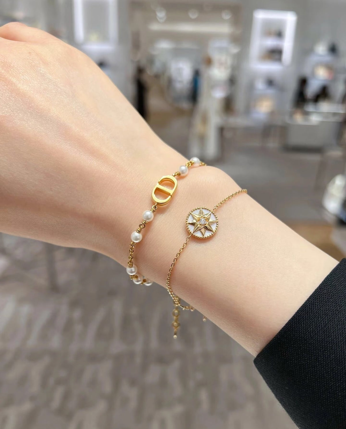 Pearl-Style Motif Statement Bracelet in Polished Metal-Tone with Pearl-Style Detail – Design 009 detail view
