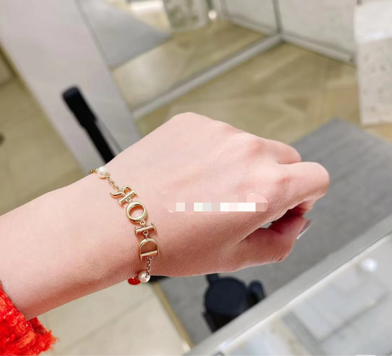 Graphic Letter Motif Statement Bracelet in Polished Metal-Tone – Design 006 detail view