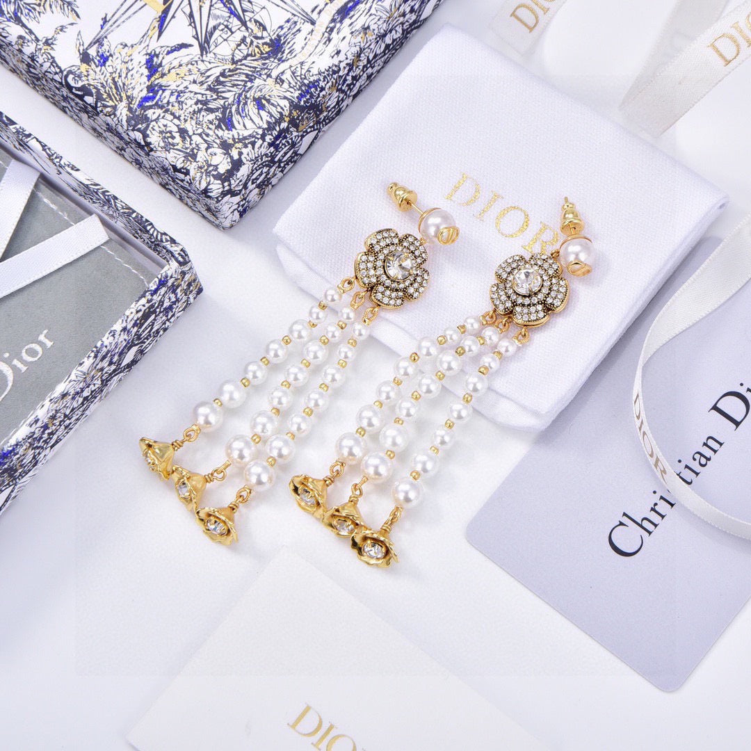 Floral Motif Stud Earrings in Rose-Gold-Tone – Design 001 main product view