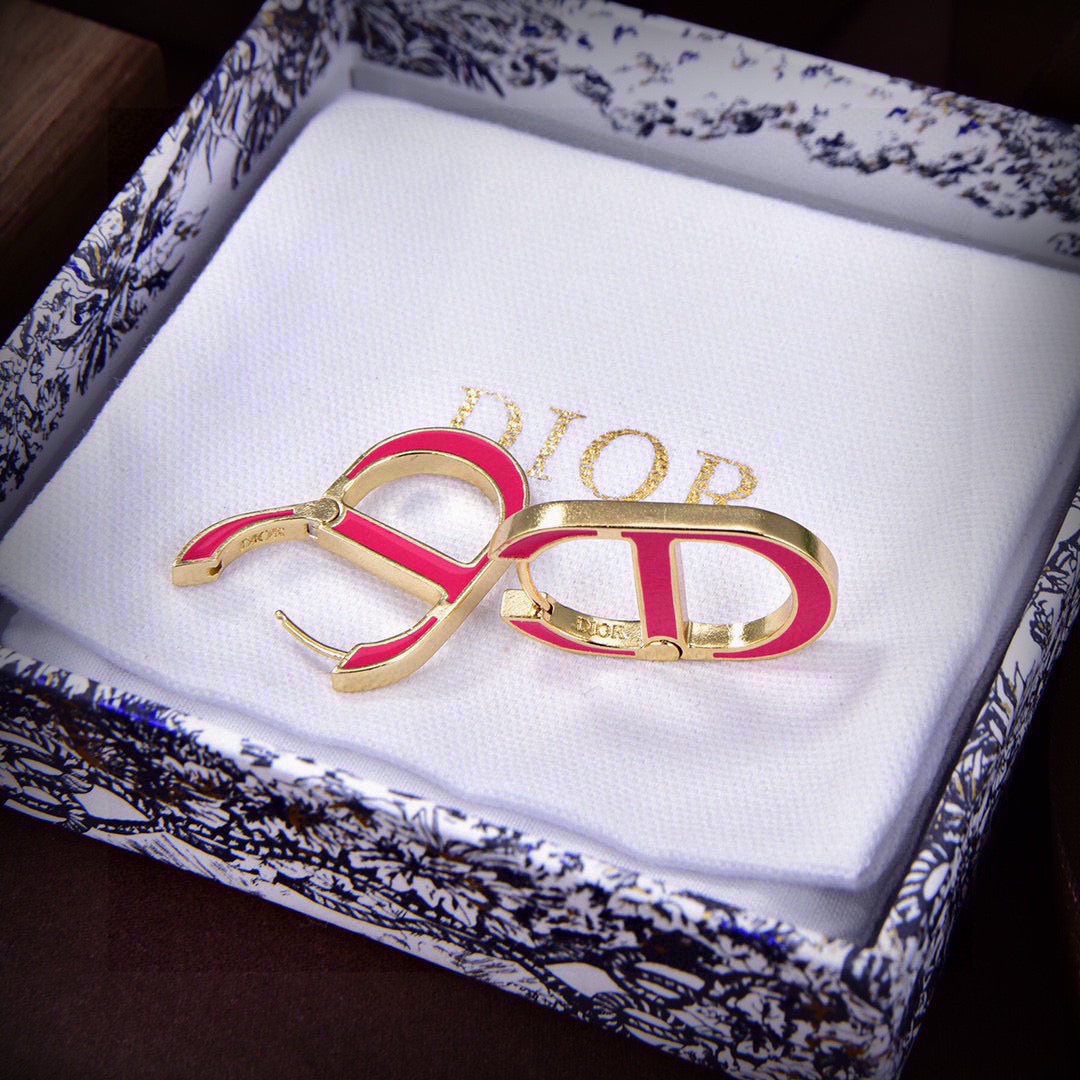 Graphic Letter Motif Statement Earrings in Polished Metal-Tone – Design 034 detail view