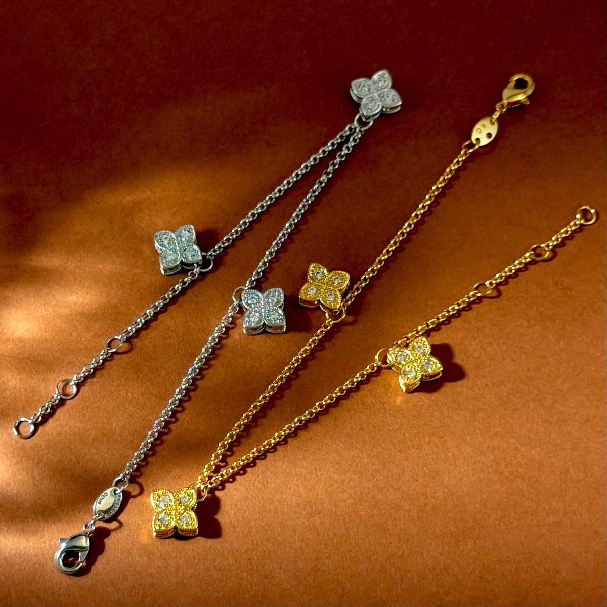 Clover Bracelet in Gold-Tone – Design 02 styled product view