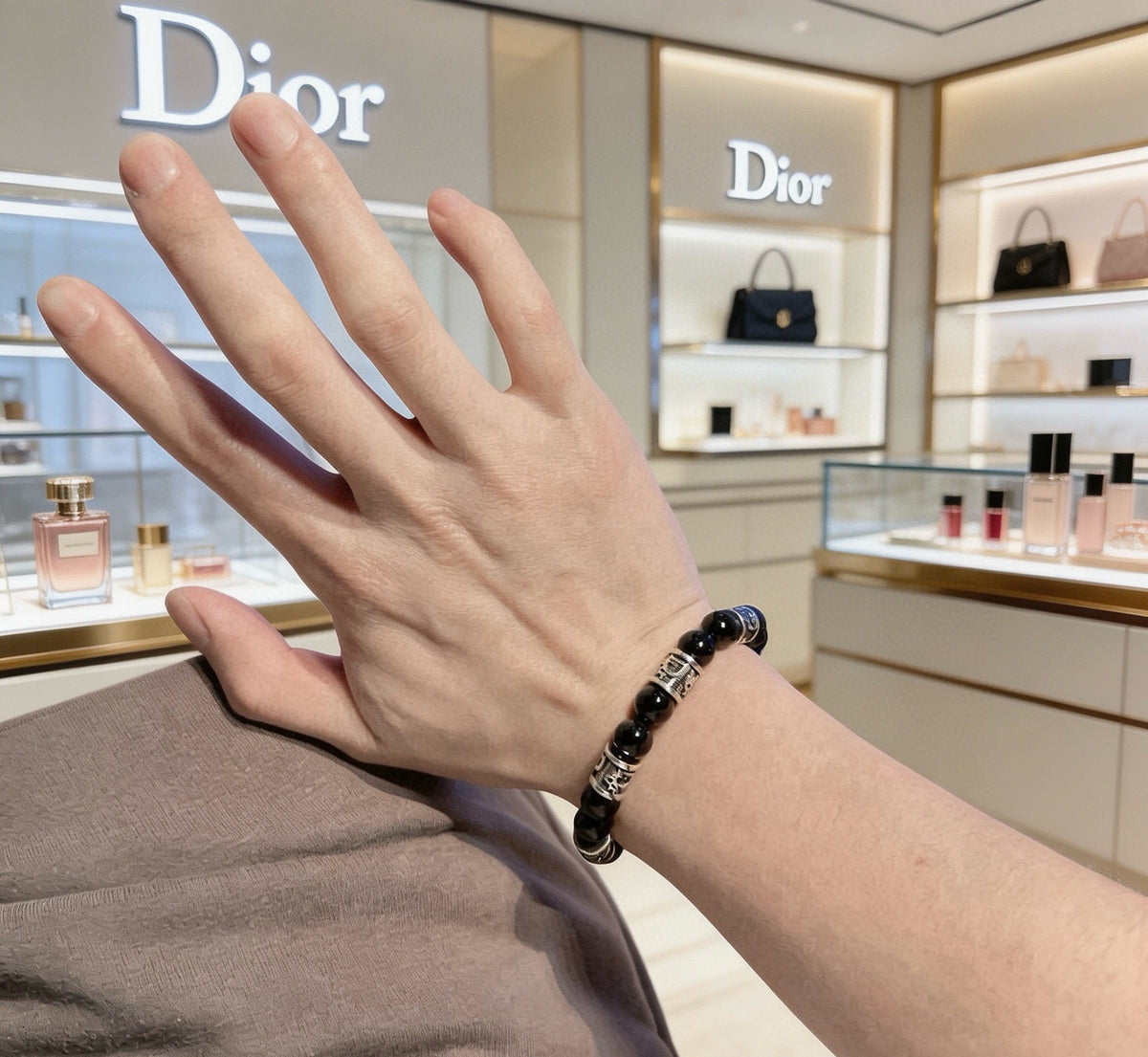 Star Motif Statement Bracelet in Silver-Tone with Vintage-Style Finish – Design 009 detail view