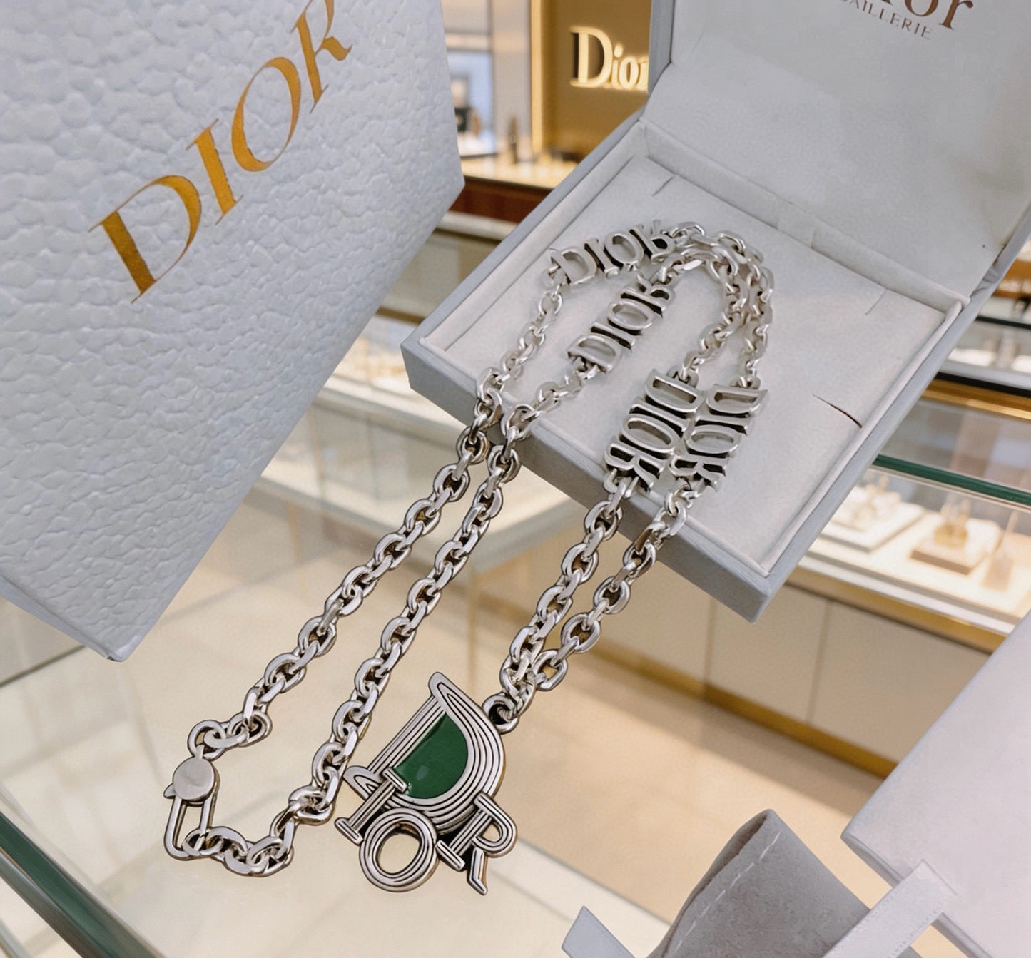 Star Motif Pendant Necklace in Silver-Tone with Chain Detail – Design 020 close-up detail