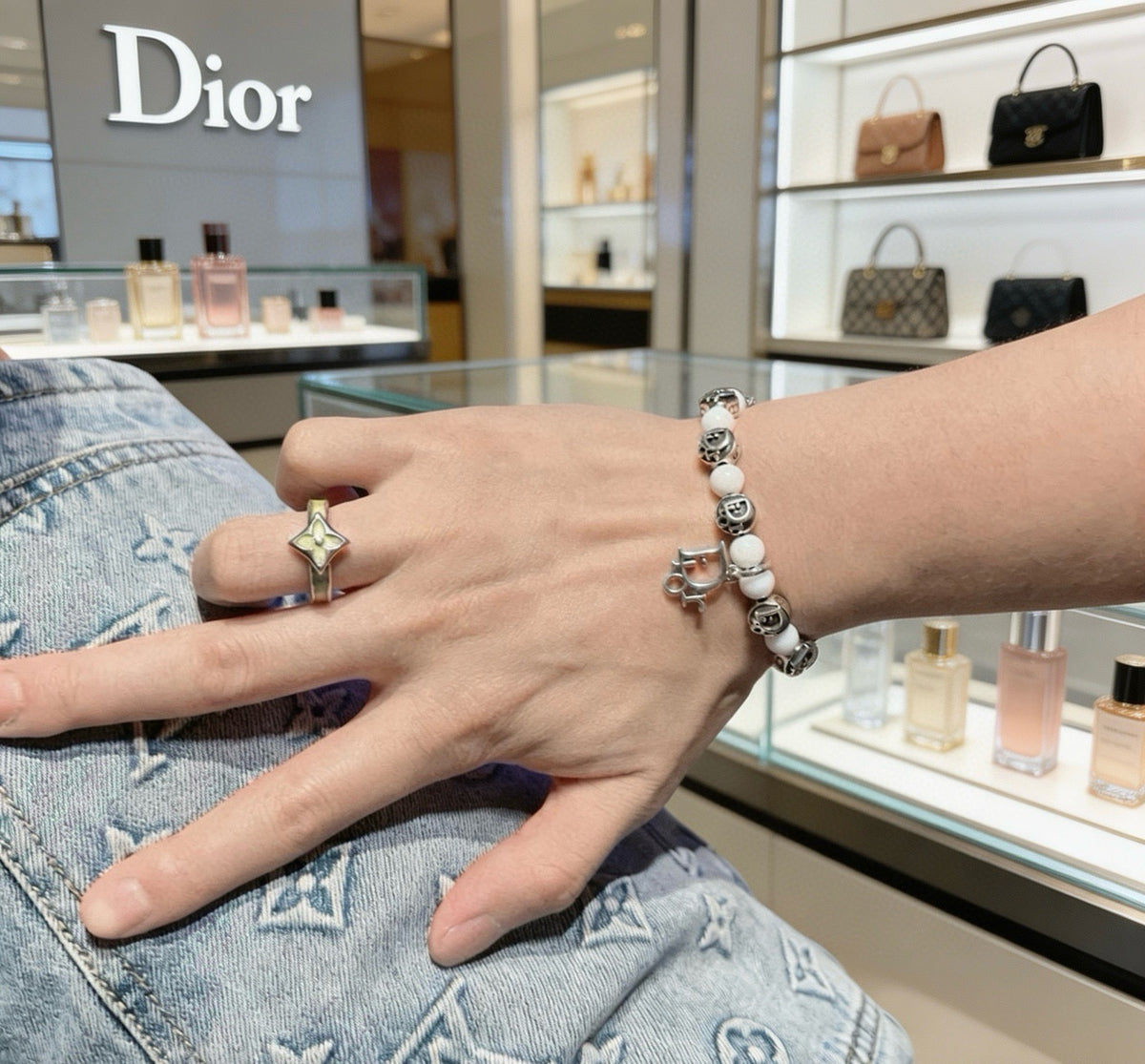 Star Motif Statement Bracelet in Silver-Tone with Vintage-Style Finish – Design 008 main product view