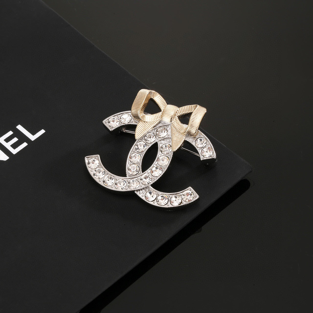 Signature Emblem Brooch in Polished Metal-Tone – Design 031 side detail