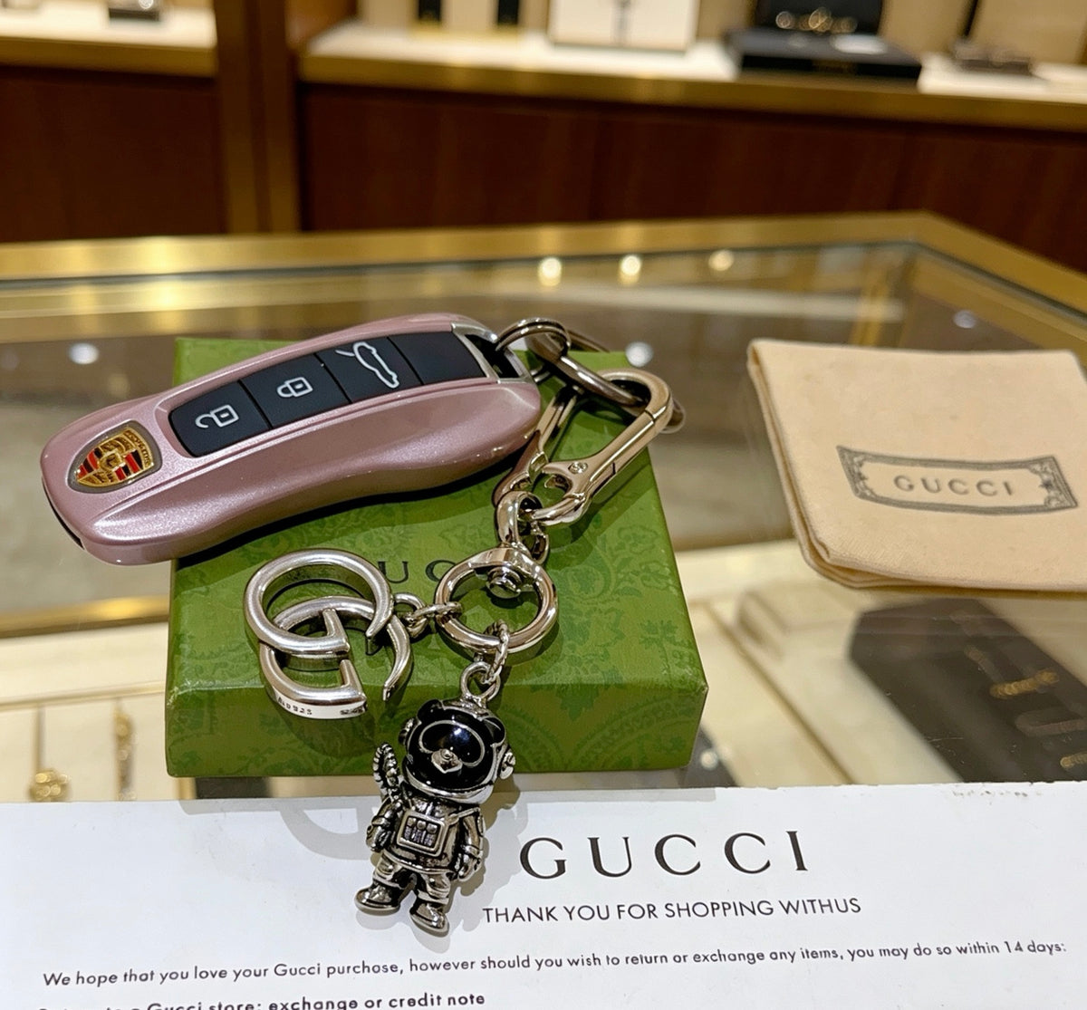 Double-G Emblem Keychain in Polished Metal-Tone – Design 029 close-up detail
