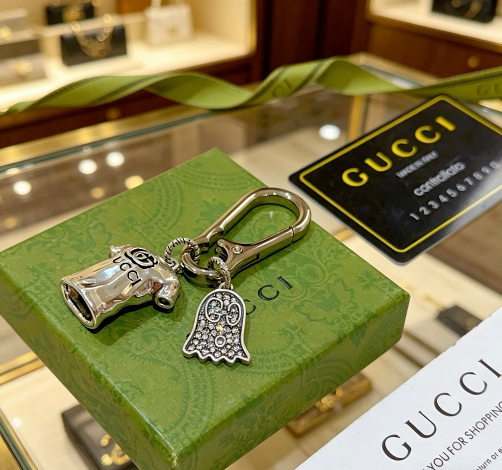 Double-G Emblem Keychain in Polished Metal-Tone – Design 028 styled product view