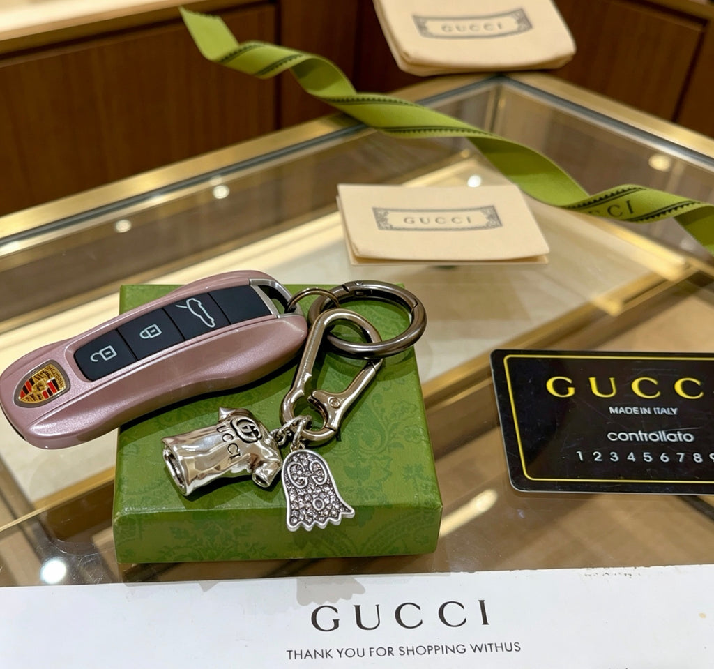 Double-G Emblem Keychain in Polished Metal-Tone – Design 028 front product view