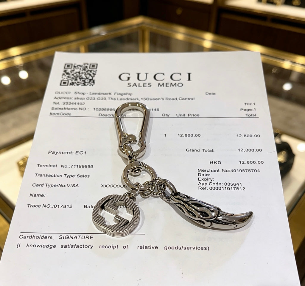 Double-G Emblem Keychain in Polished Metal-Tone – Design 027 close-up detail