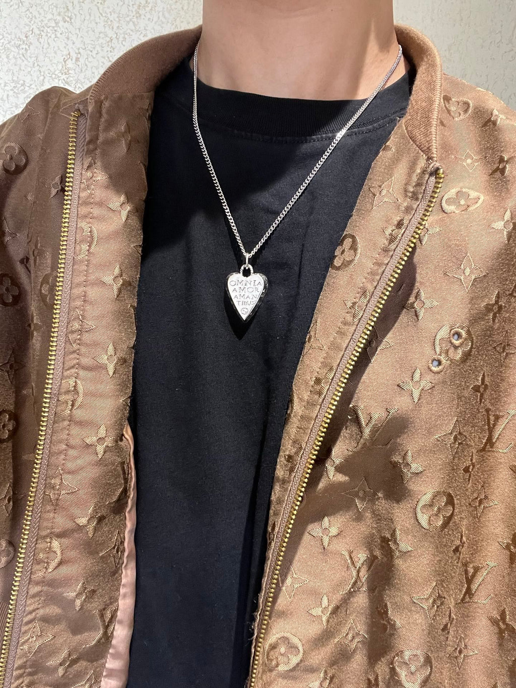 Double-G Emblem Pendant Necklace in Polished Metal-Tone – Design 130 detail view
