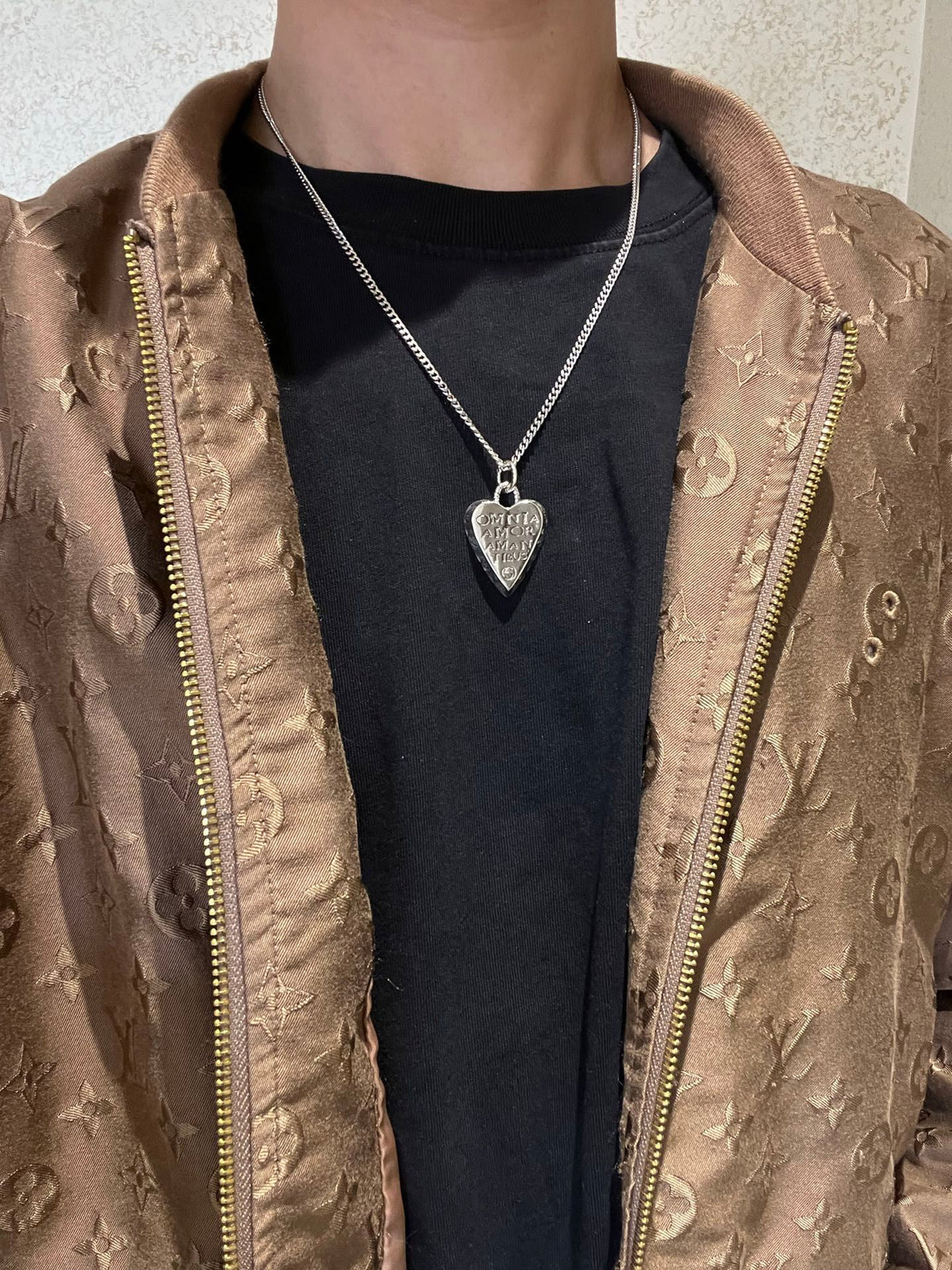 Double-G Emblem Pendant Necklace in Polished Metal-Tone – Design 130 detail view