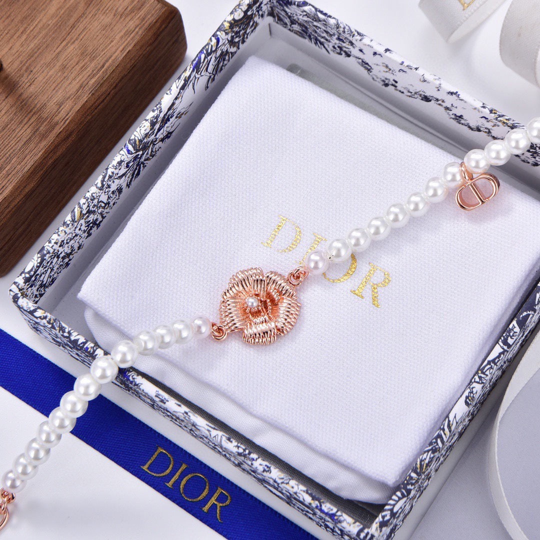 Floral Motif Stud Earrings in Rose-Gold-Tone – Design 002 side detail