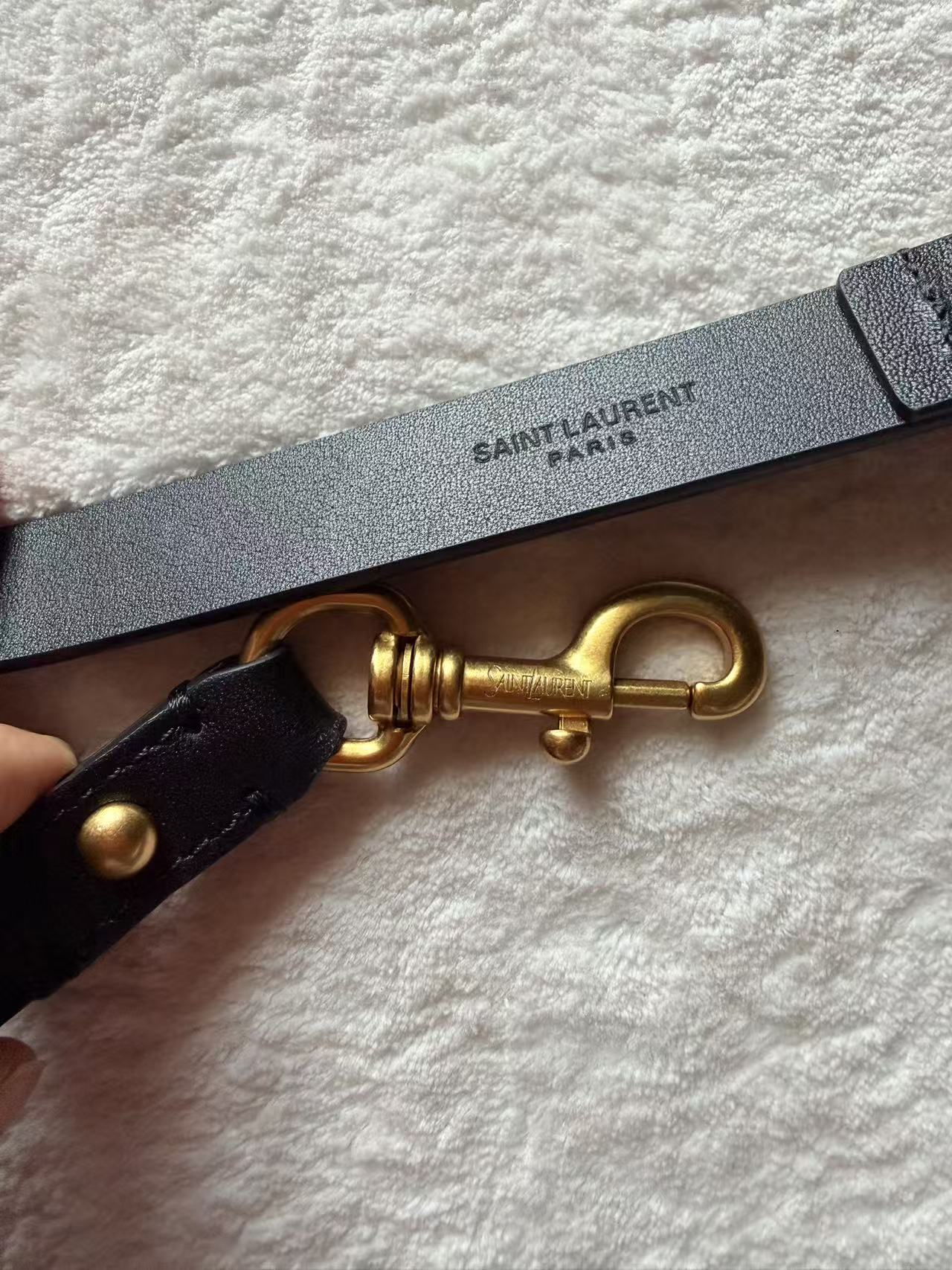 Leather Pet Collar & Leash Set – Design 01 close-up detail