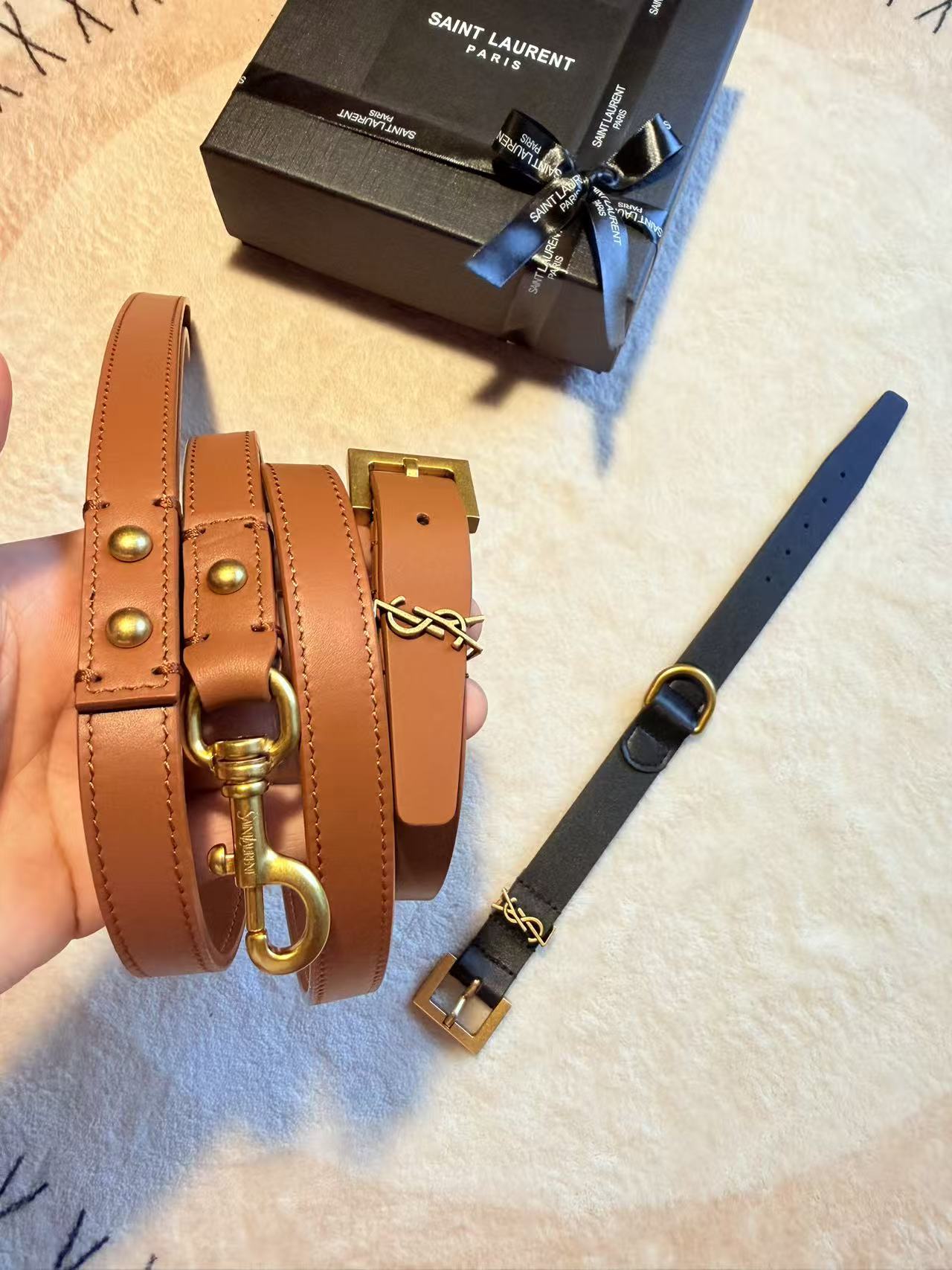 Leather Pet Collar & Leash Set – Design 02 close-up detail