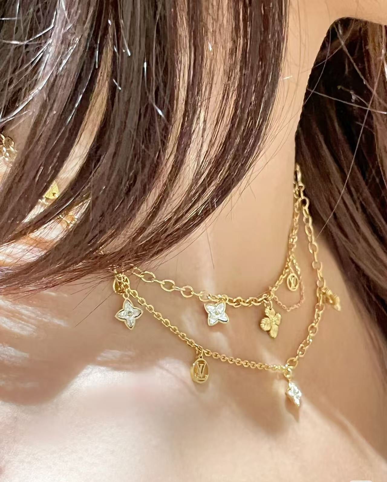 Floral Bracelet in Gold-Tone – Design 012 close-up detail