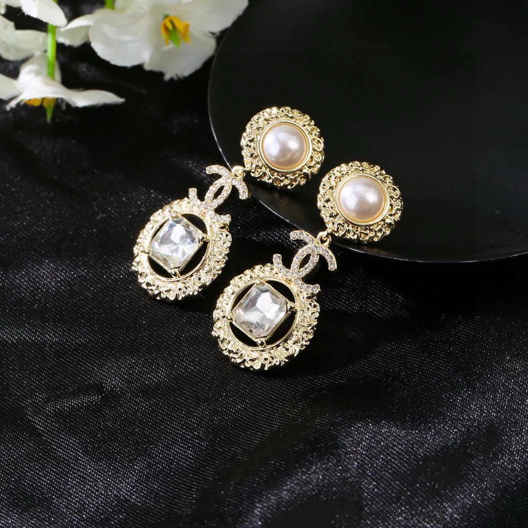 Pearl Pearl-Detail Statement Earrings – Pearl Detail – Design 008 detail view