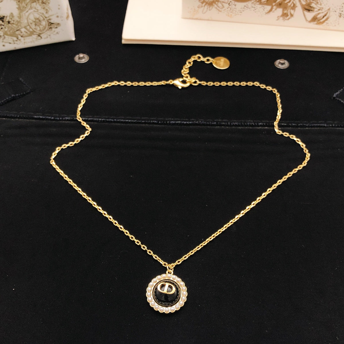 Sculptural Pendant Necklace in Black-Tone – Design 003 detail view