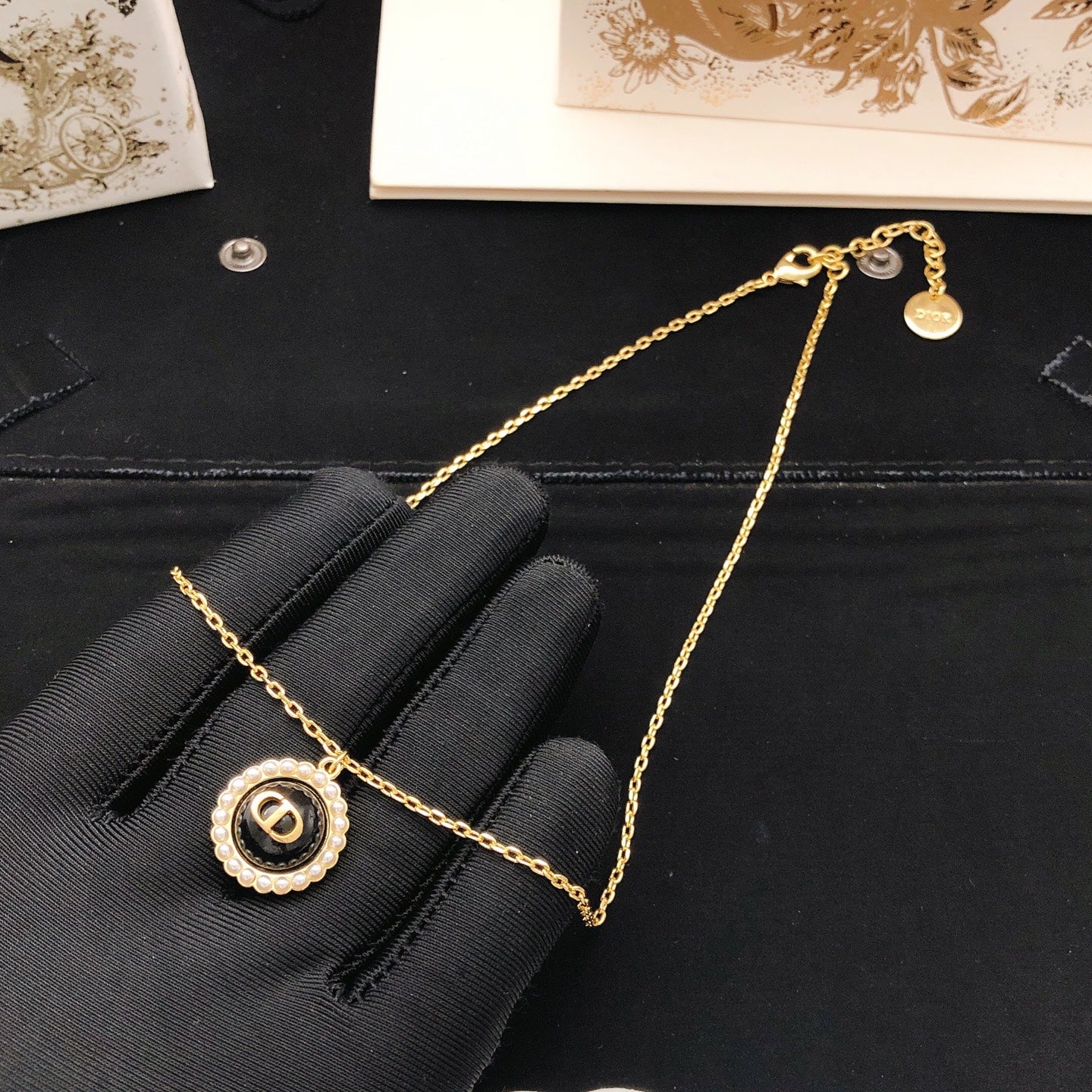 Sculptural Pendant Necklace in Black-Tone – Design 003 side detail