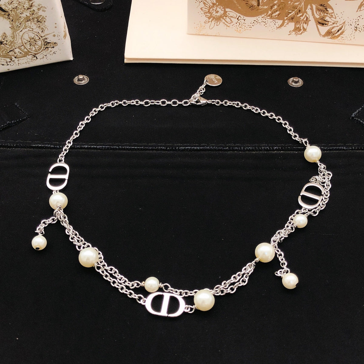 Pearl-Style Motif Pendant Necklace in Silver-Tone with Pearl-Style Detail – Design 004 detail view