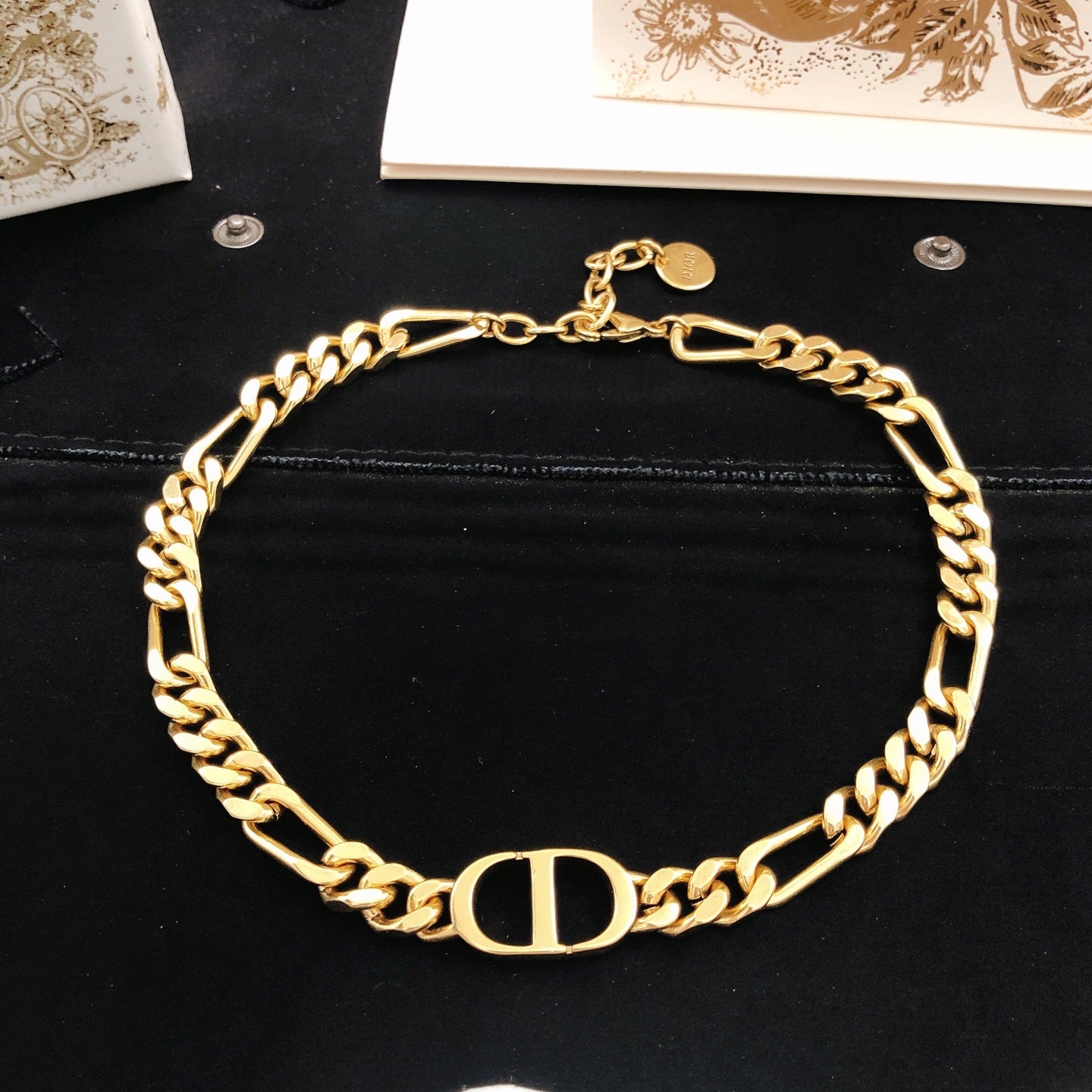 Sculptural Pendant Necklace in Polished Metal-Tone – Design 029 detail view