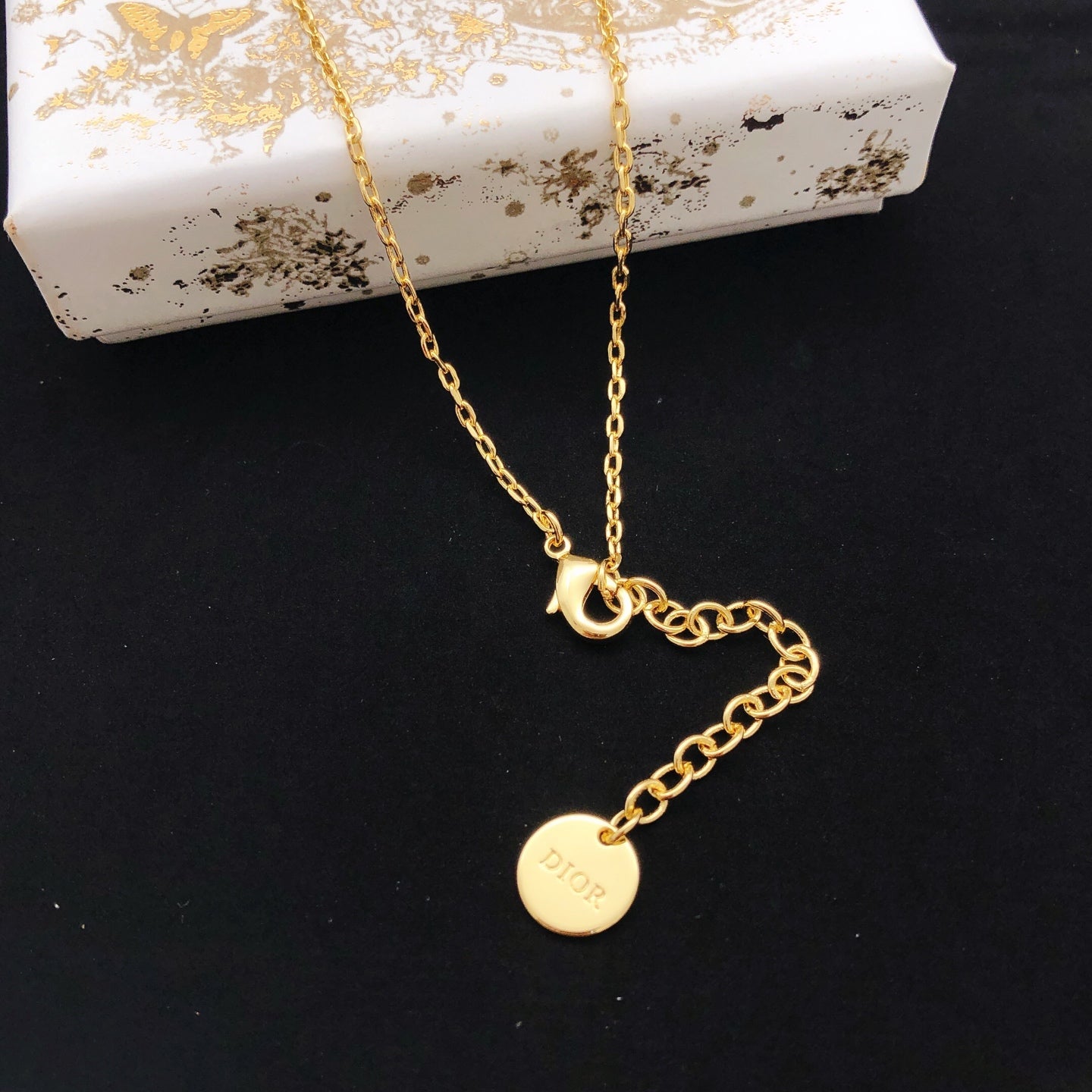 Pearl-Style Motif Pendant Necklace in Polished Metal-Tone with Pearl-Style Detail – Design 018 front view